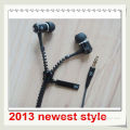 Black Metal Zipper Earphones Use For Mp3 / Mp4 , 1.2m Noise Isolating Ydt237